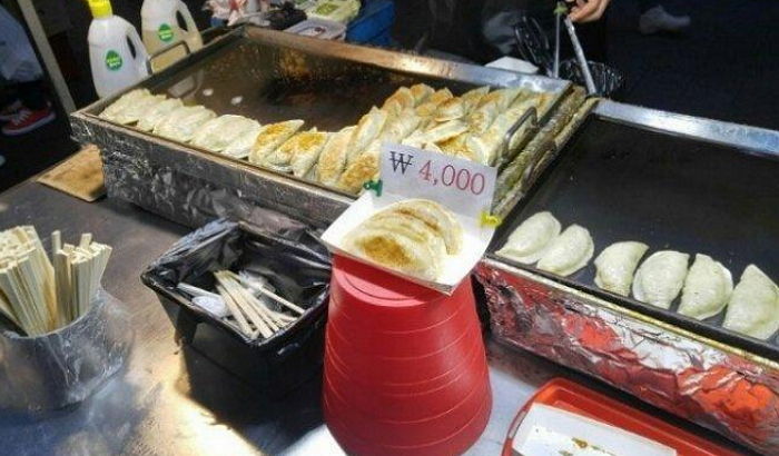 3개에 4천원짜리 군만두 / 온라인 커뮤니티