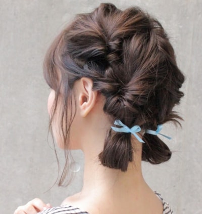 ツインシニヨン ヘアアレンジ