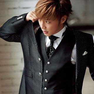 Image result for 成宮寛貴 私服