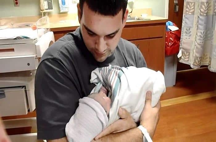 dads seeing their newborns