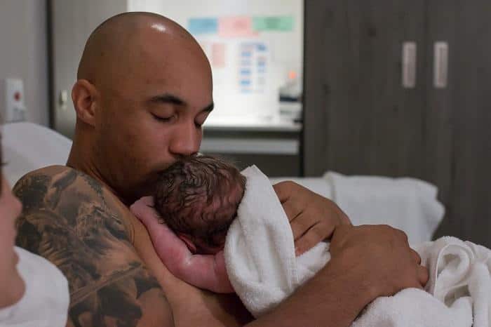 dads seeing their newborns