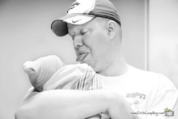 dads seeing their newborns