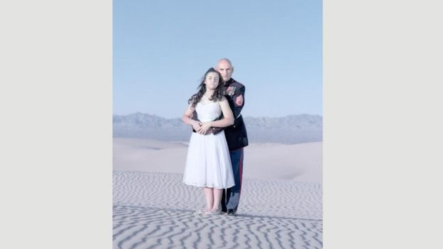 Miranda Heckert, de 13 anos, com o pai, Jody, no Arizona