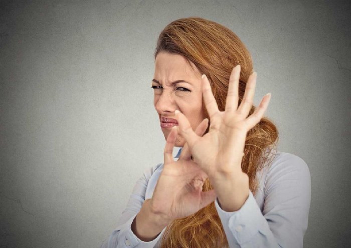 shutterstock 243660220 - 이제는 남자도 ‘앉아서’ 소변 보는 게 