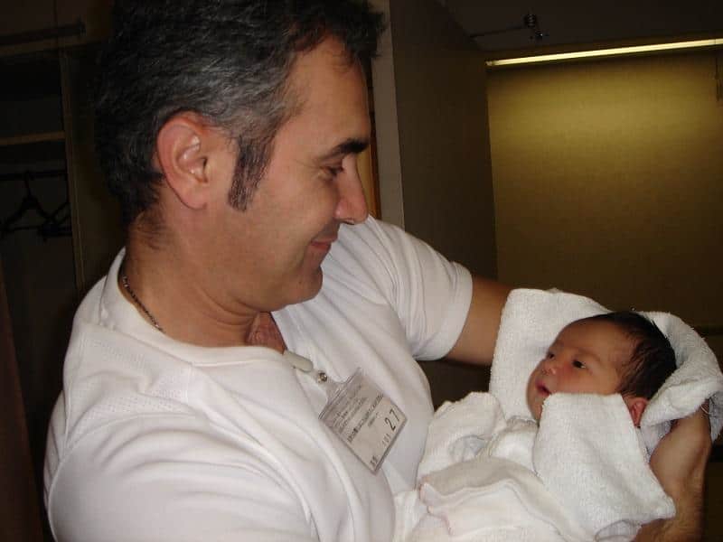 dads seeing their newborns