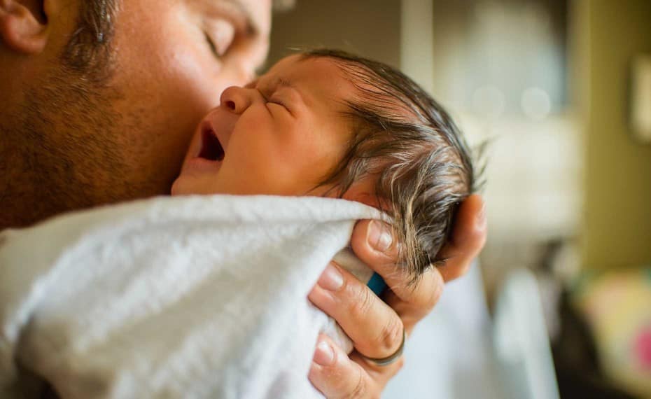 dads seeing their newborns