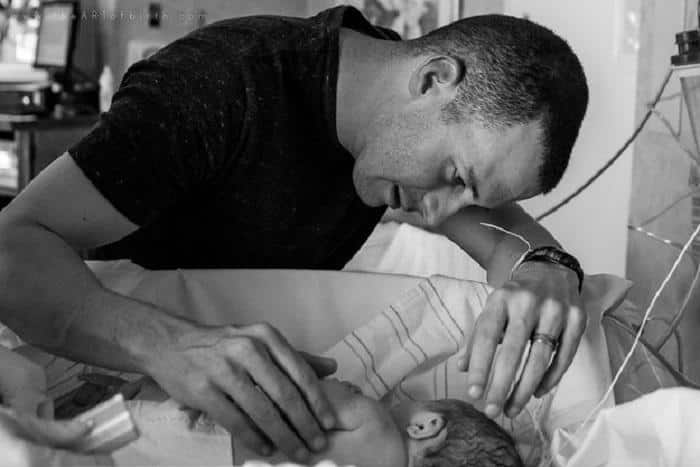 dads seeing their newborns
