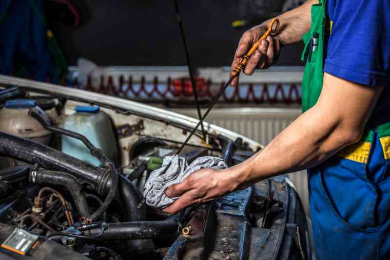 Auto mechanics advise