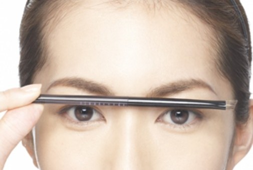 「理想的な眉の形」の画像検索結果