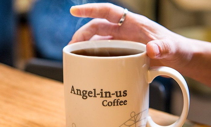 Facebook 'angelinustime'