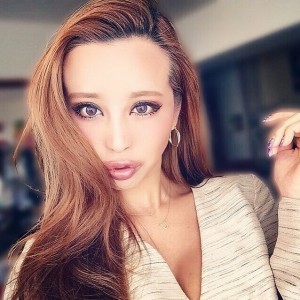 pinkye9a194e78fbee59ca8