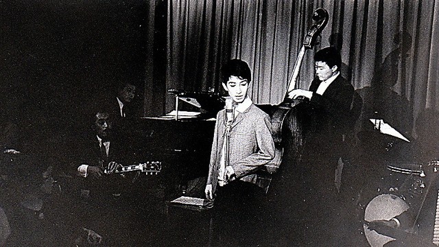 美少年のシャンソン歌手として人気に 美輪明宏の若い頃 Hachibachi