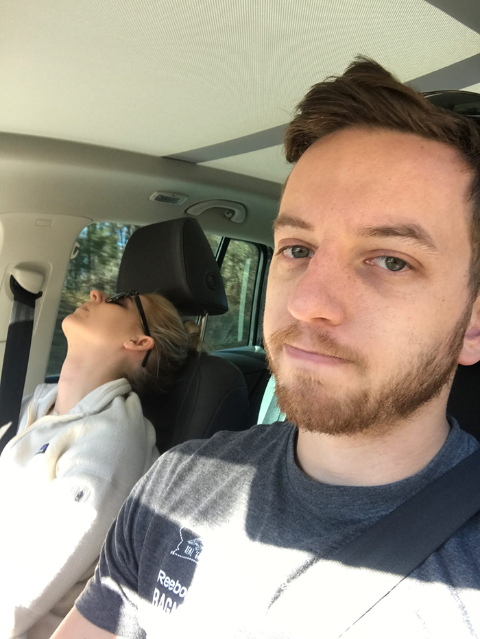 road-trip-sleeping-wife-pictures-husband-mrmagoo21-21-5a434ca9c51c1__700