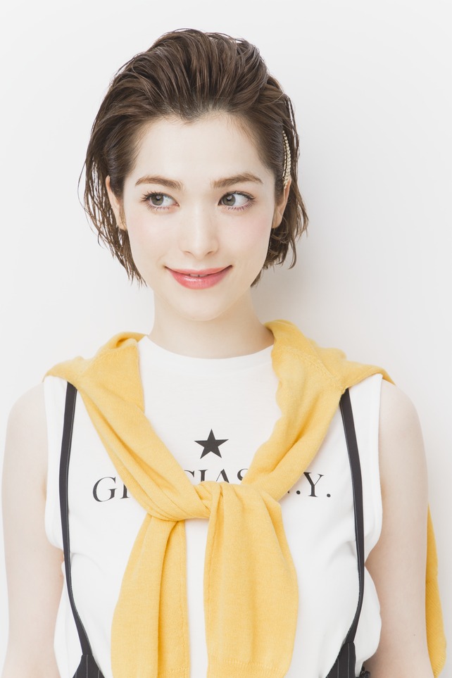 Image result for オールバック ポンパドール 女性