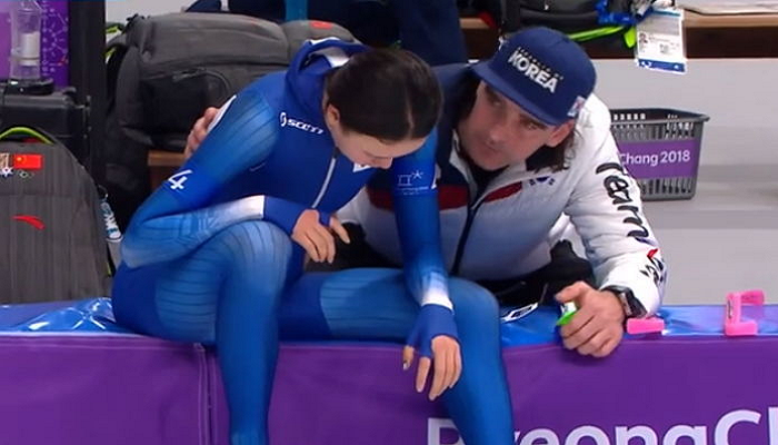 SBS 화면 캡쳐 - 밥데용 코치만이 노선영 선수를 위로했다