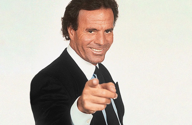 © Julio Iglesias