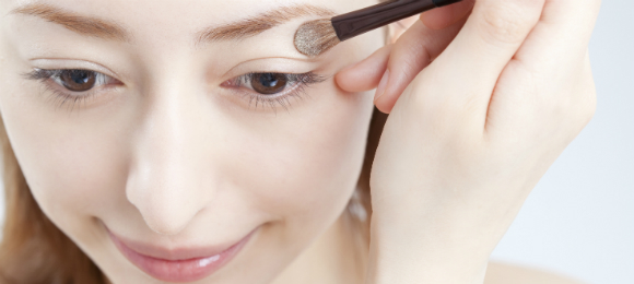 アイシャドウを塗る에 대한 이미지 검색결과