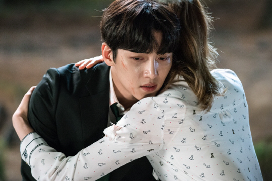 수상한 파트너 지창욱 남지현 포옹에 대한 이미지 검색결과