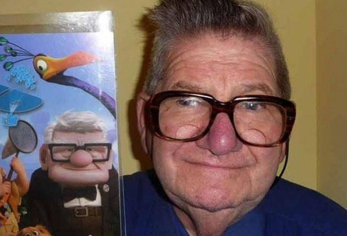 Este homem velho parece Carl de cima