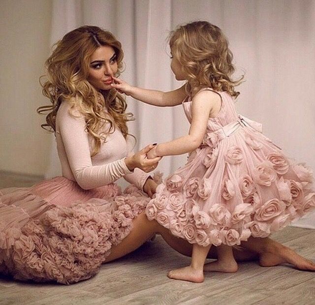 bf1a57f37237e9d73cebff8df7090e98-mother-daughter-photos-mother-daughters