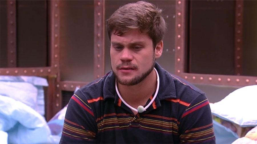 breno-do-bbb18-conversa-com-outros-participantes-1517009318506_v2_900x506