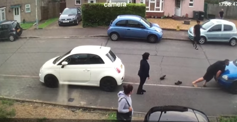 drive-blocked-by-neighbor-owners-giant-nephew-give-an-apt-reply-3