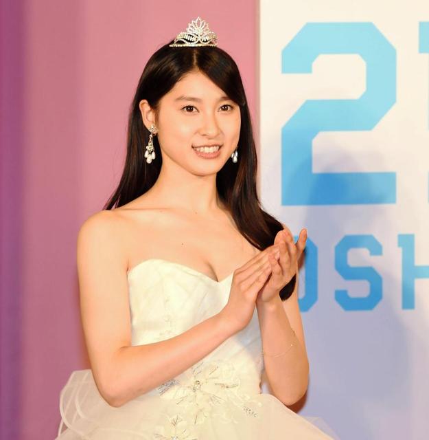 土屋太鳳 谷間에 대한 이미지 검색결과