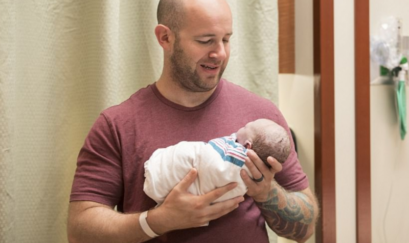 mulher-dá-nascimento-no-corredor-depois-mal-alcançando-o-hospital-no-tempo-7