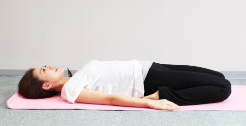 横たわる　ヨガ에 대한 이미지 검색결과