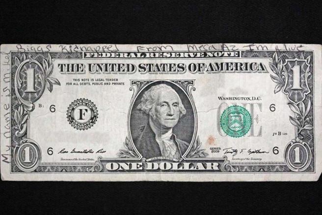 El billete con un mensaje oculto sobre la desapariciÃ³n de Mikelle Biggs