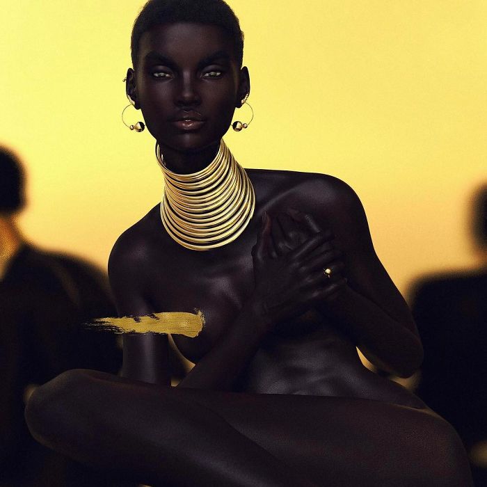meet-shudu-the-black-model-with-the-perfect-beauty-that-will-never-shine-in-fashion-shows-5a9944eb5b7c6__700