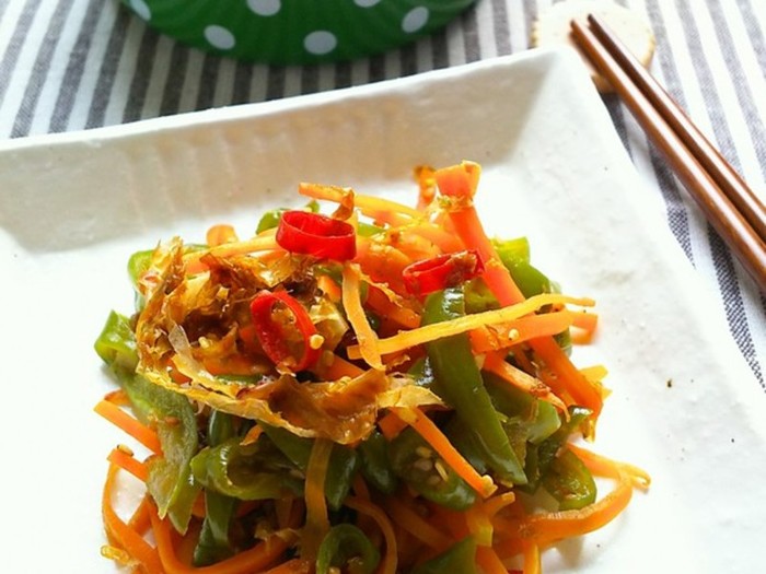 ã¨ã£ã¦ãç°¡åã«ä½ããã®ã«ã彩ãããããã§ç¾å³ãããã«ã·ã¼ãªçãç©ãã«ãããã®çã¿ã¨ãã¼ãã³ã®ã»ãè¦ãã«ã赤åè¾åã®ããªãã¨ããè¾ããã¢ã¯ã»ã³ãã«ãªã£ãä¸åã§ãã