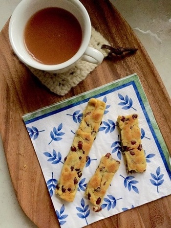 ãããè¶ã®åºãæ®»ã¨ãã¤ã¾ããã§ä½ã£ãã¹ãã£ãã¯ã±ã¼ãã¯ããã¡ããå°è±è¶ã¨ã´ã£ããã®çµã¿åããã ãã£ã¼ã¿ã¤ã ã«ããæãã¯ãã«ãããã§ããã