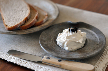 ã¢ã³ãã§ãã®å¡©å³ãã¢ã¯ã»ã³ãã«ãªã£ãããã¡ãããæ´è½ãªä¸åï¼æ°´åãã¨ã¼ã°ã«ãã¨ãã¿ããåãã«ããã¢ã³ãã§ããããããããã«ãã«ããæ··ãåãããå»ãã ãªãªã¼ãããããã³ã°ããã宿ã§ããã¯ã©ãã«ã¼ã¯å¿è«ããã©ã³ã¹ãã³ãã©ã¤éº¦ãã³ãªã©ã®ãã¼ãç³»ã®ãã³ã«ãè¯ãåãã¾ãã