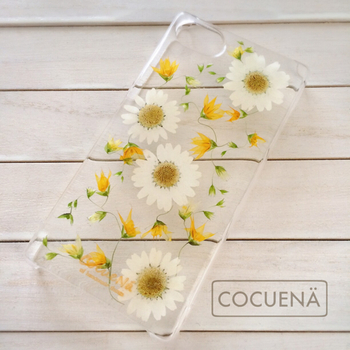 ã¢ã¯ã»ãµãªã¼ã ãã§ãªããããããiPhoneã±ã¼ã¹ãããããè¦ã¤ããã¾ãã ãã¡ãã®ä½åã¯ãã¡ã©ã¹ãã§ã«ã©ã¨ãã¼ã¹ãã¼ã«ã®æ¼ãè±ãä½¿ã£ããããã¥ã©ã«ãªãã¶ã¤ã³ãç´ æµã§ãã