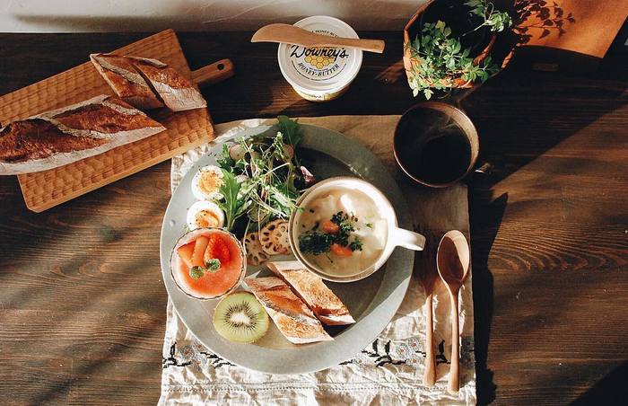 ãã¶ã¼ãããã£ããã«ä¹ãã¡ããã°ãã¨ã£ã¦ãè±ªè¯ãªã¯ã³ãã¬ã¼ãã«ãã©ã³ãã§ã³ãããããããã¨ã§ããã¤ãã¨ã¯å°ãé°å²æ°ã®éãã«ãã§ã®ãããªç©ºéã«ã