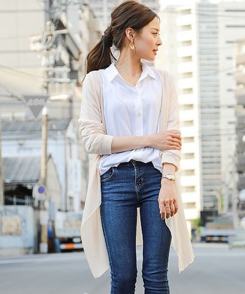 ã·ã£ããã©ã¦ã¹ã¨ããã ã®ã©ããªã¹ã¿ã¤ã«ã«ãèæã®ã«ã¼ããONãã©ããªè²ã«ãéãããããªããã¯ã¤ãã¯ãå¬ã¯ã³ã¼ãã®ä¸ã«éããããã¦ã1年䏿´»èºãã¦ããã¾ãã