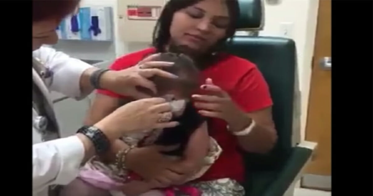 blind-girl-gets-her-eyes-back-2