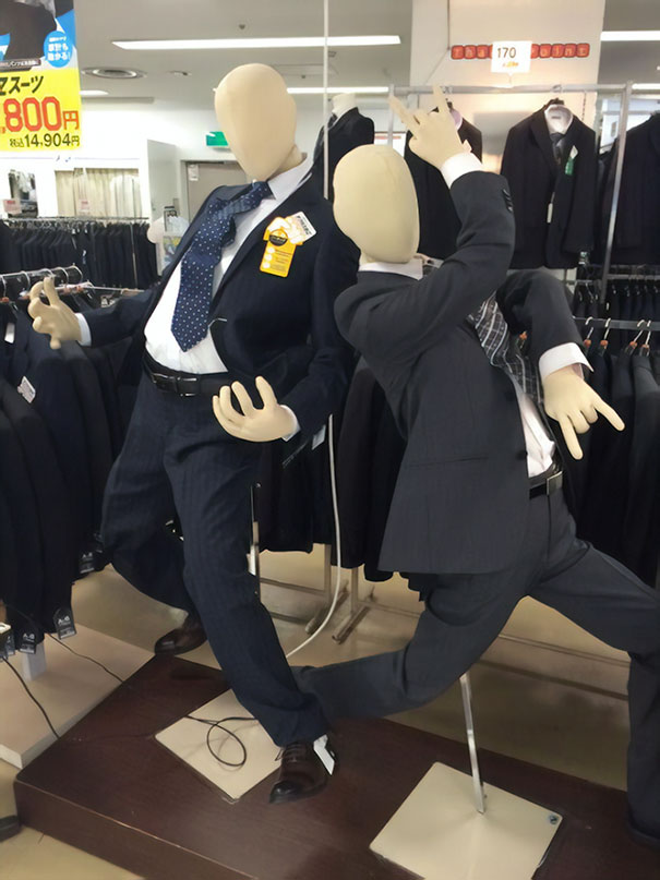 funny-mannequins-3