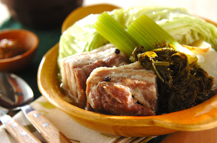 å¯ãå£ç¯ã«ã´ã£ããã¬ã·ãããéã®ä¸ã«ææãå
¨é¨å
¥ãã¦ã³ãã³ãç
®è¾¼ãã ãã§ç°¡åã«åºæ¥ä¸ããã¾ããæããã¸ã¥ã¼ã·ã¼ãªå¡©è±ã¨å£ç¯ã®ãéèããã£ã·ãé ãã¾ããã