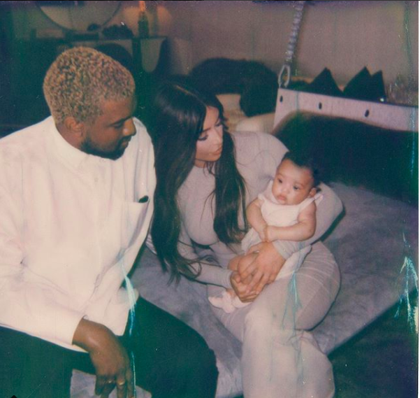 kim-kardashian-family-pic-7