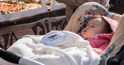 never-cover-your-stroller-with-a-blanket-1
