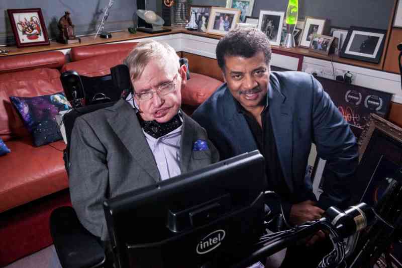 stephen-hawking-warns-humanity-2