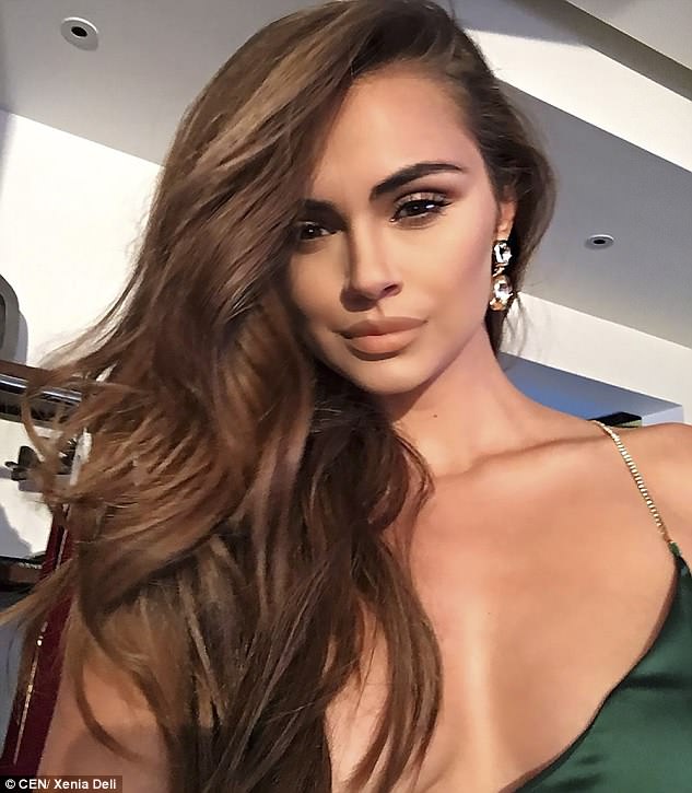 Rabah é muçulmano de origem palestina, mas Deli manteve sua fé ortodoxa depois do casamento.