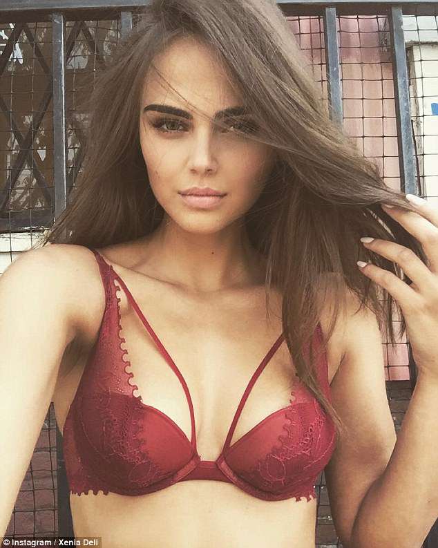Deli na lingerie ela usava no que você quer dizer? videoclipe com Justin Bieber