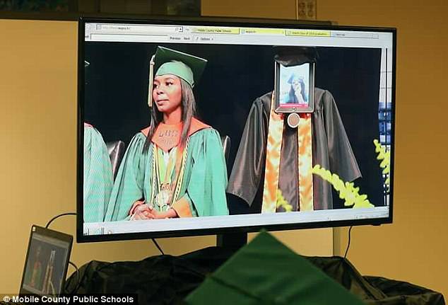 From her hospital conference room, Pettway and her family tuned in to the ceremonyÂ