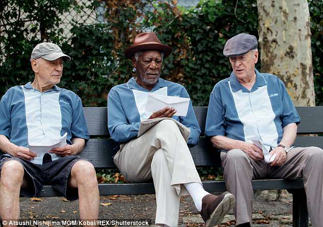 Um ex-funcionário afirma que, enquanto trabalhava no set de Going In Style, Freeman