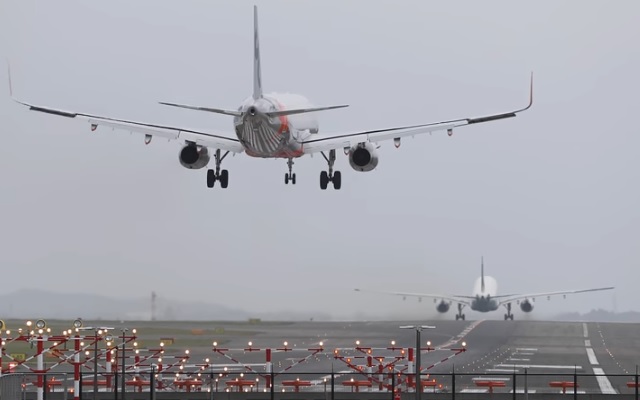 ãé£è¡æ© çé¸ãã®ç»åæ¤ç´¢çµæ