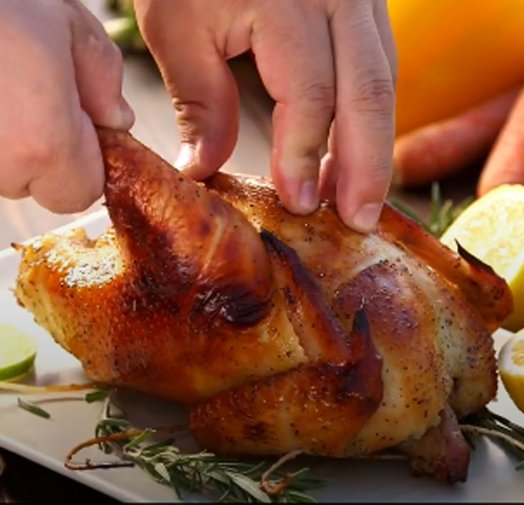 Comment Cuire Un Pigeon Pour Qu Il Soit Tendre Voici comment vous pouvez faire rôtir un poulet juteux et tendre - Vonjour