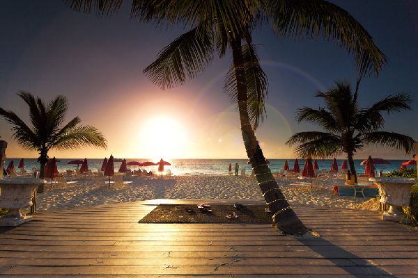 「夏季休暇 お盆 旅行」の画像検索結果